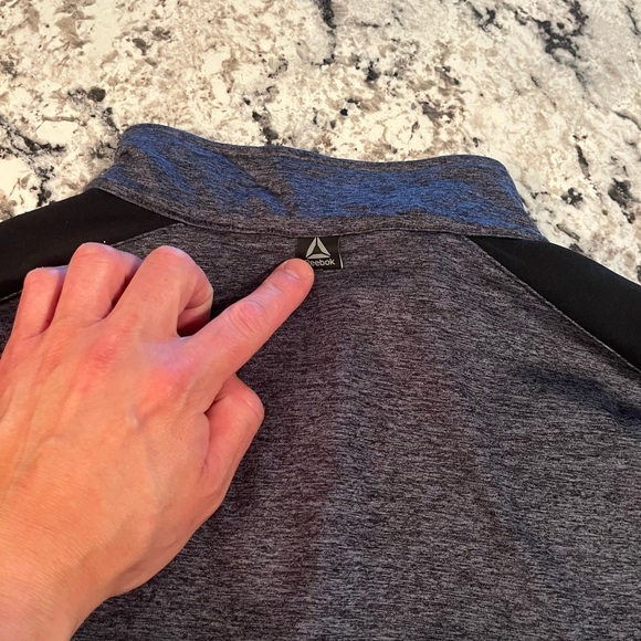 Reebok 3/4 Zip Mens large- Gray - Picture 6 of 6